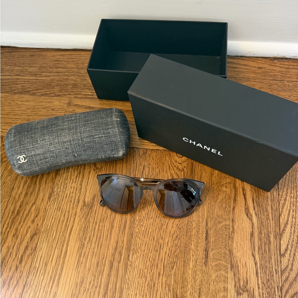 Chanel 5394-H Pearl Sunglasses - Brown tortoise - 100% Authentic - Picture 5 of 8